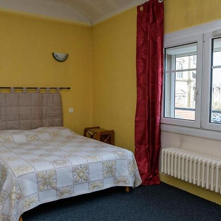 Hôtel de la Cloche SP Reims Extérieur photo
