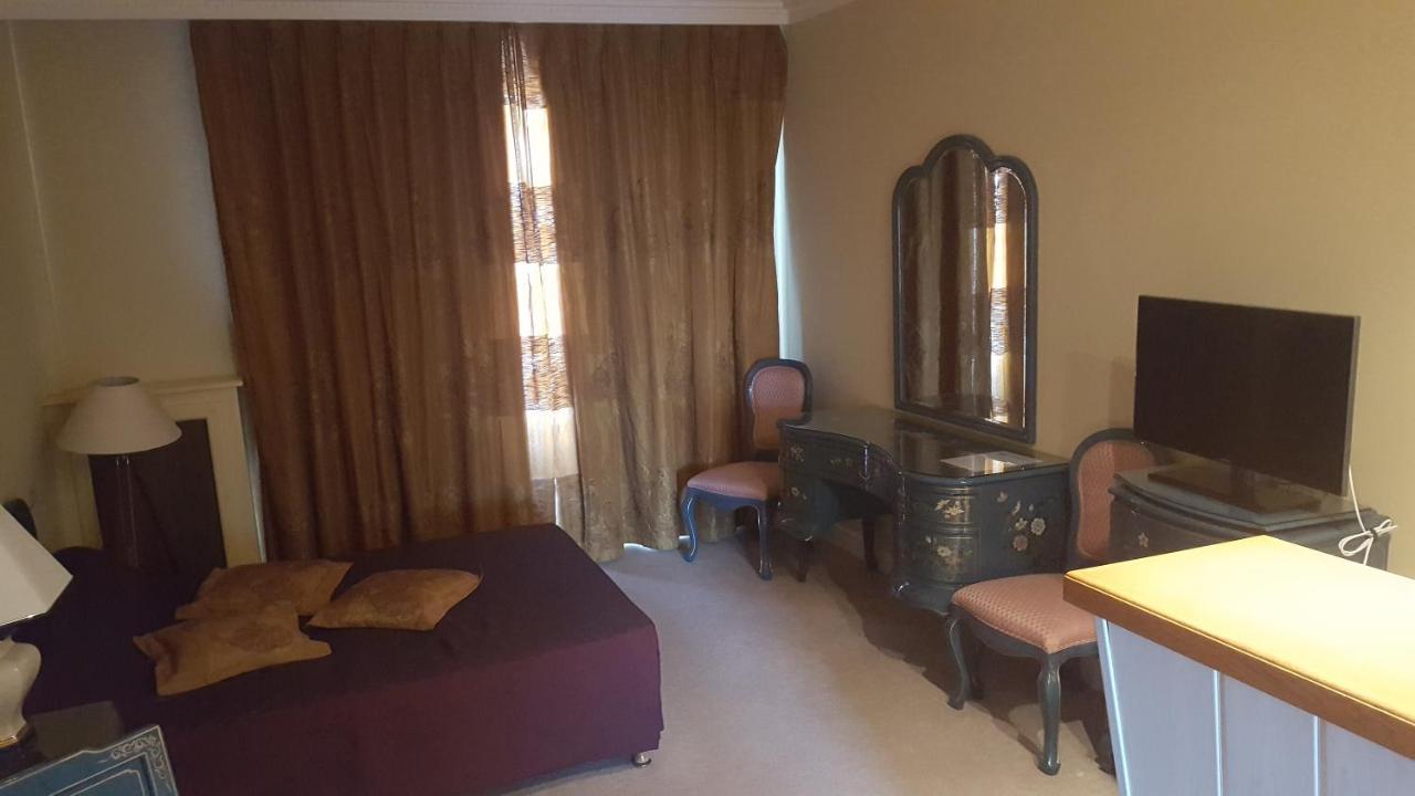Hôtel de la Cloche SP Reims Extérieur photo