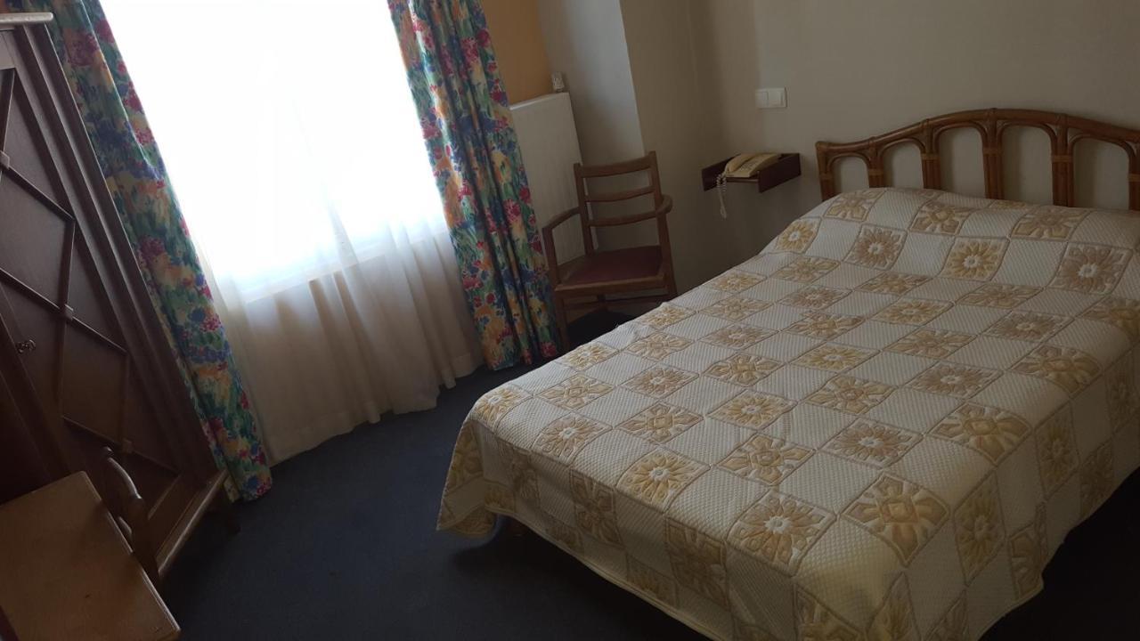Hôtel de la Cloche SP Reims Extérieur photo